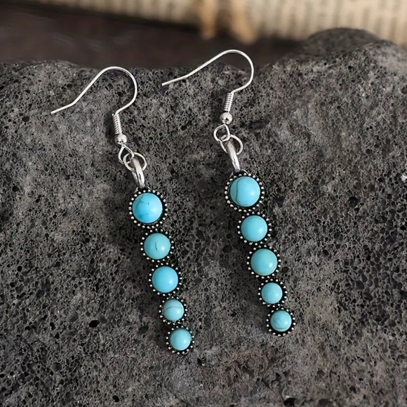 NWOT - Elegant Silver and Turquoise Dangle Earrings - Picture 4 of 5